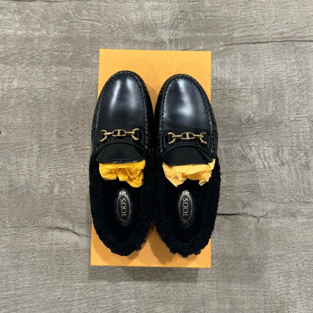 NWT TODS GOMMINO MACRO EMBELLISHED SHEARLING TRIMMED LEATHER LOAFERS - Picture 5 of 9